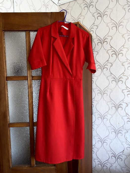 красное вечернее платье