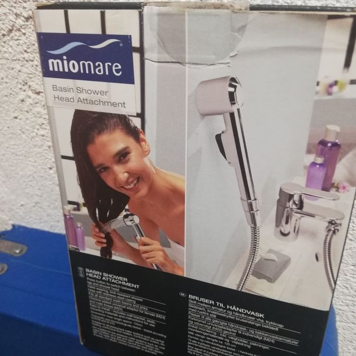 Душче за баня за измиване на коса