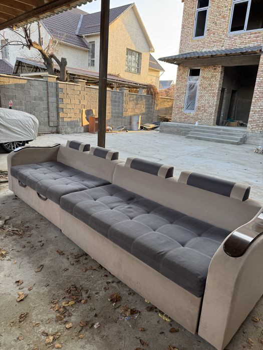 Диван в хорошем состояние!