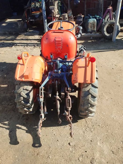 трактор Кубота B 7000 4X4