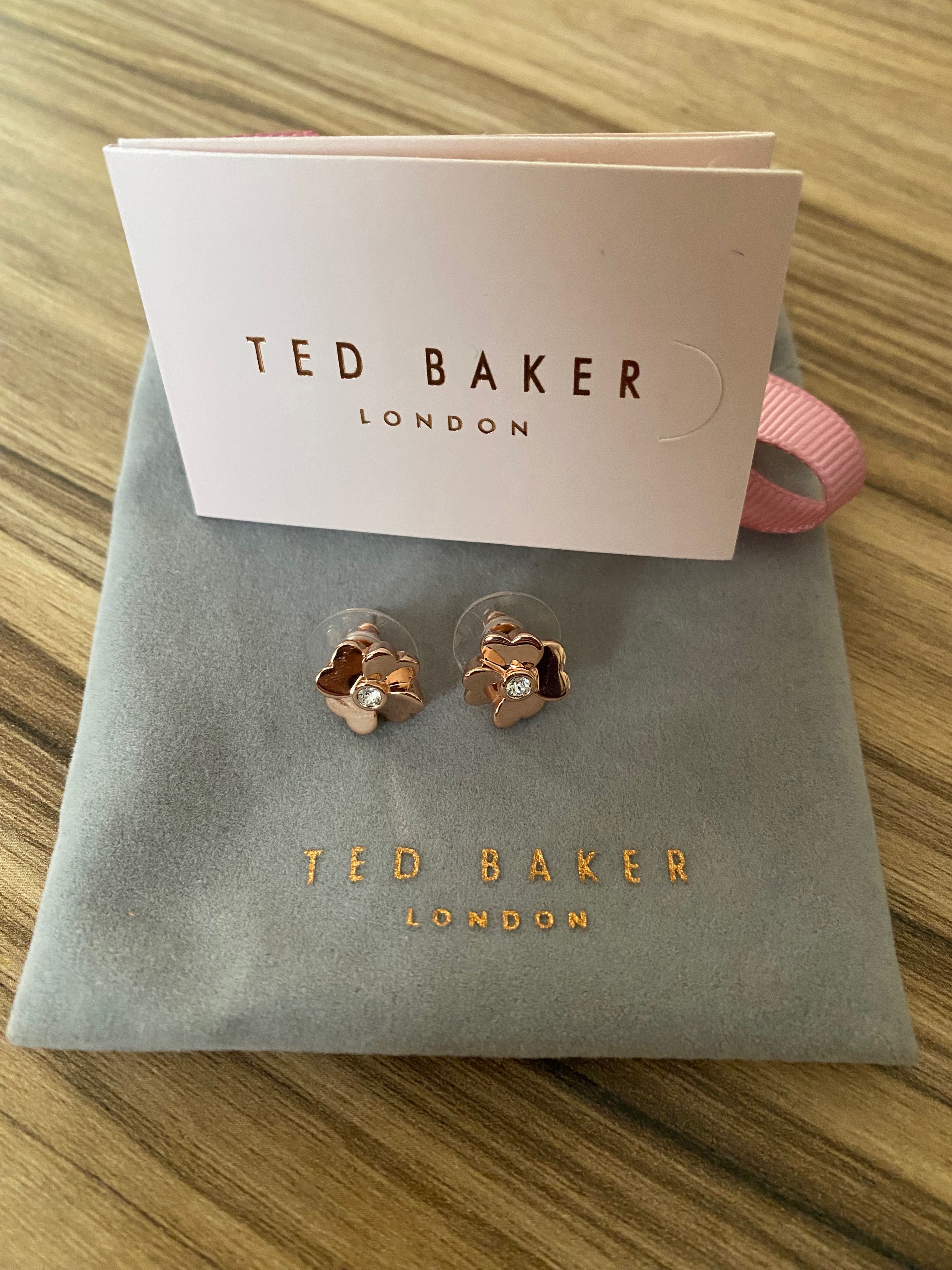 Нови обеци Ted Baker