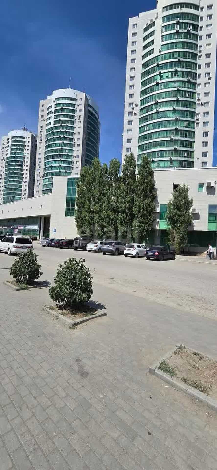 3-комн. квартира, 135.4м², р-н 11 микрорайон,