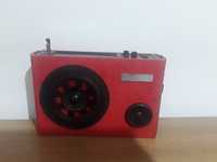 Radio model vechi de colecție japonez.