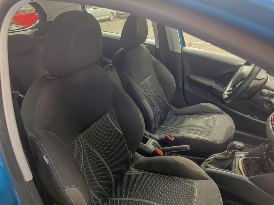 Peugeot 208 / Doar 71.500 KM - Primul Proprietar de Noua