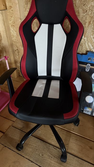Scaun gaming Jysk.