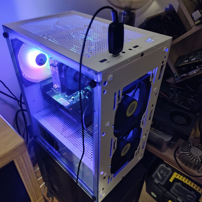 PC calculator gaming Intel i3 10100f (peste i7 7700) GTX 1650 16gb ram