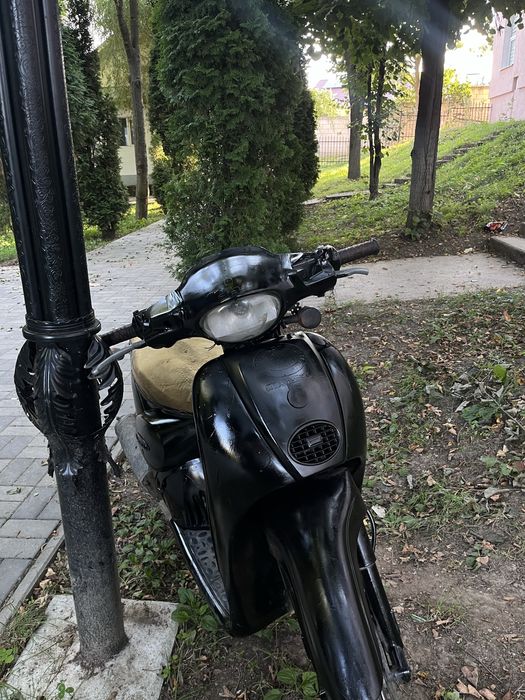 Vand aprilia scarabeo sau dezmembrez