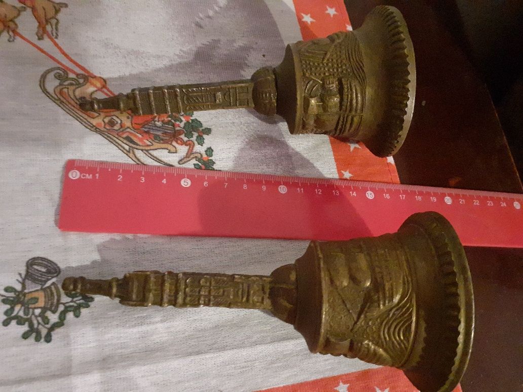 Lot doi clopotei vechi din bronz de colectie