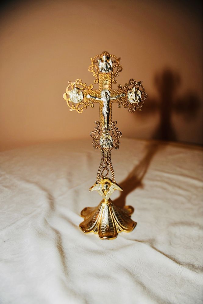 Cruce bisericeasca placata cu aur