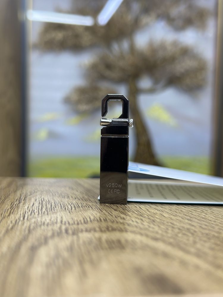 Флешка fleshka hp usb 2.0 sfat zor 5 yil garantya bor bu boshqacha zor