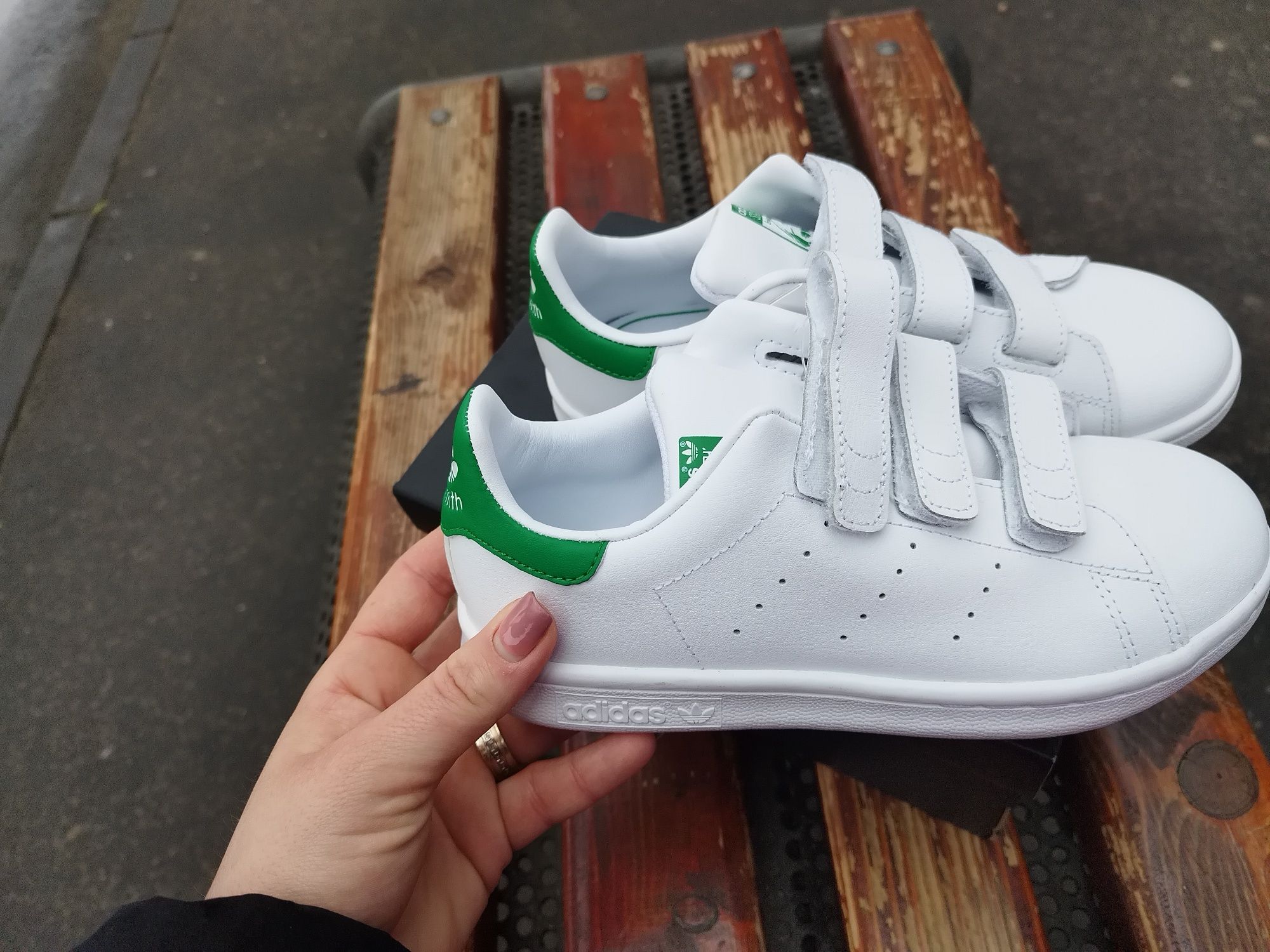 Stan smith ,marimea 33,noi,originali