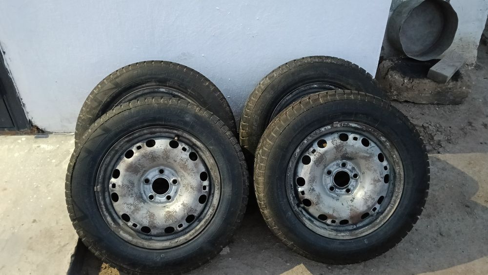 Продаю срочно Шино с диски 4