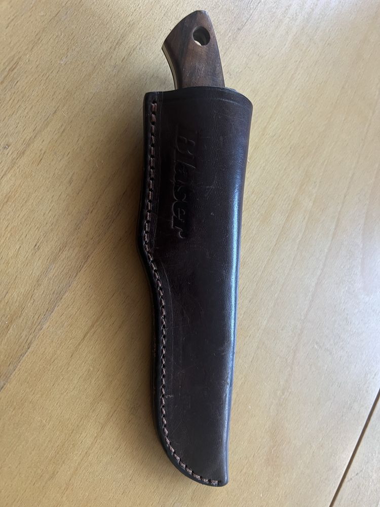 Нож blaser със здрава кожена кания