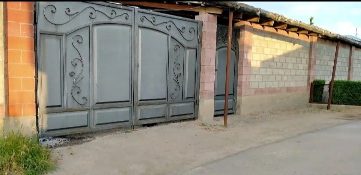 Частный дом продаётся.
