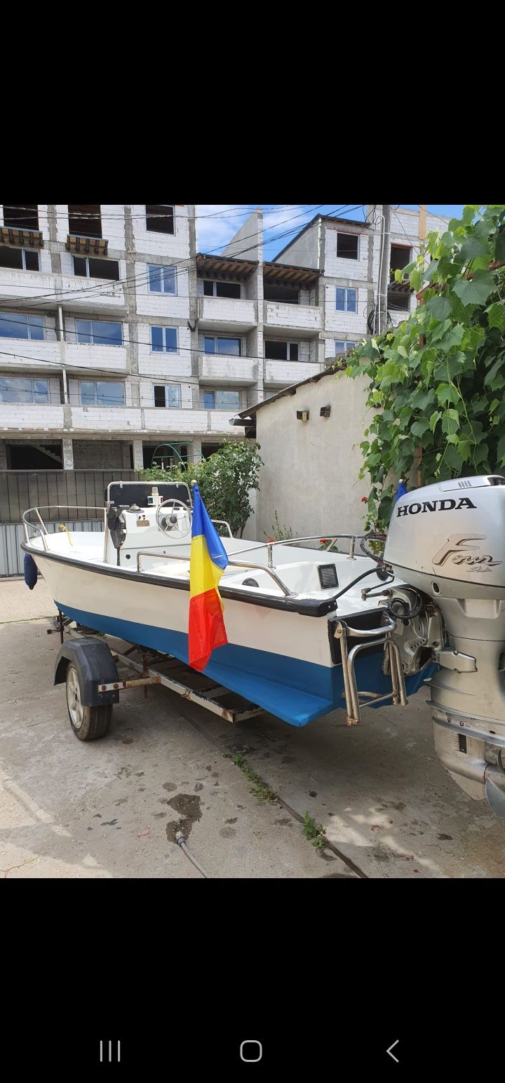 Vand barca open pescuit-variante auto