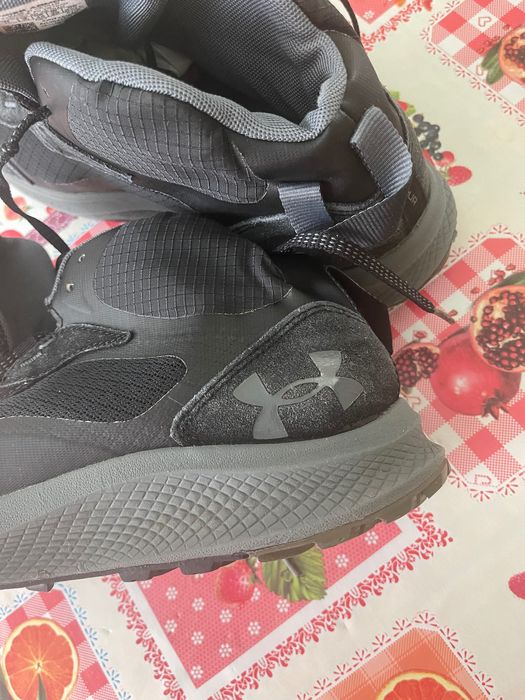 Маратонки under armour