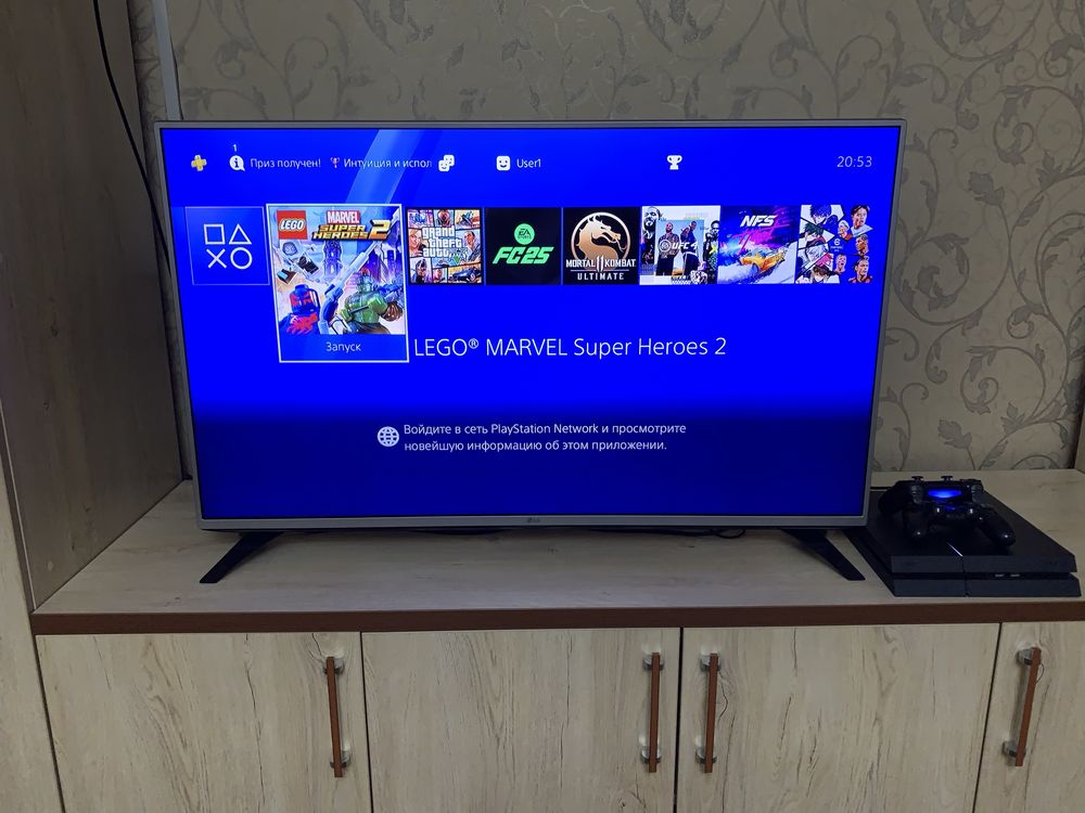 Продаю Sony PlayStation 4 в отличном состоянии