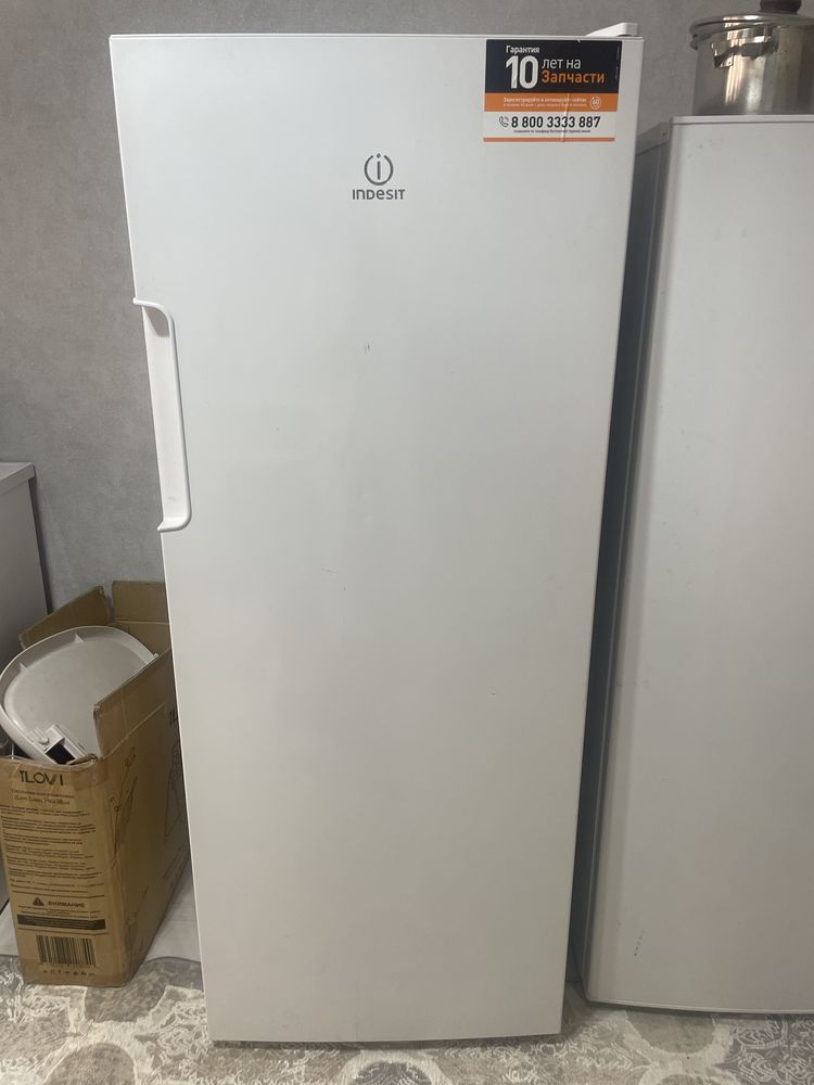 Морозильник Indesit в отличном состоянии
