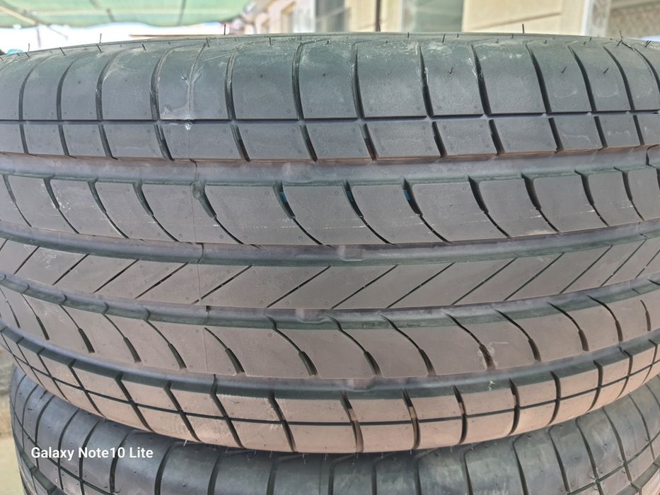 Шина Треккер родной 17