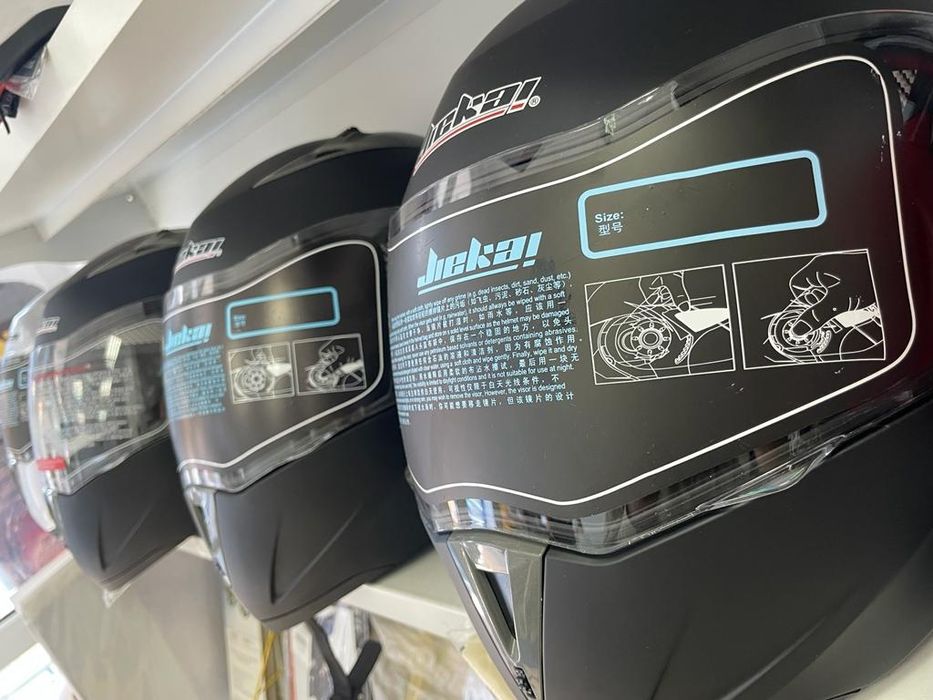 Мотошлемы модуляры флип-ап подбородок и встроенные очки