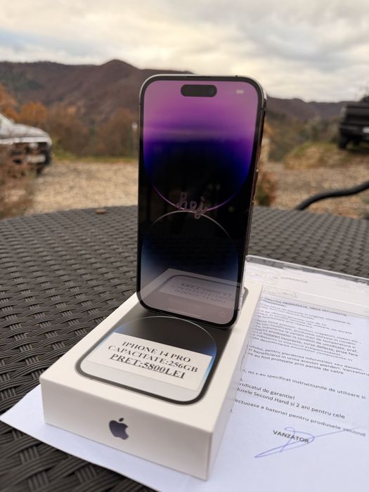 Iphone 14 PRO 256 GB  in cutie impecabi husa  noua cump de Nou