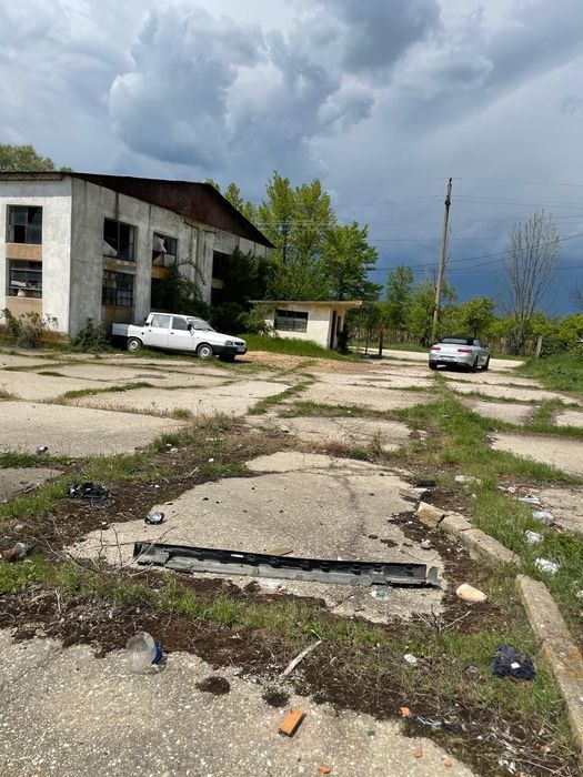 Stolnici Primărie 3,6 HA, platformă betonată, împrejmuire, utilități