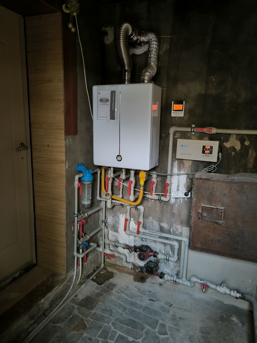 Сантехник установка раковины батареи радиаторов теплый пол унитаза