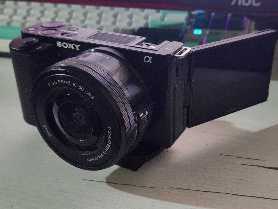 Продаю камеру SONY ZV E-10