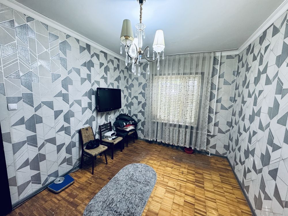 Продается 4 комнатная квартира. Мирзо Улугбекский район. Ахмад Югнакий