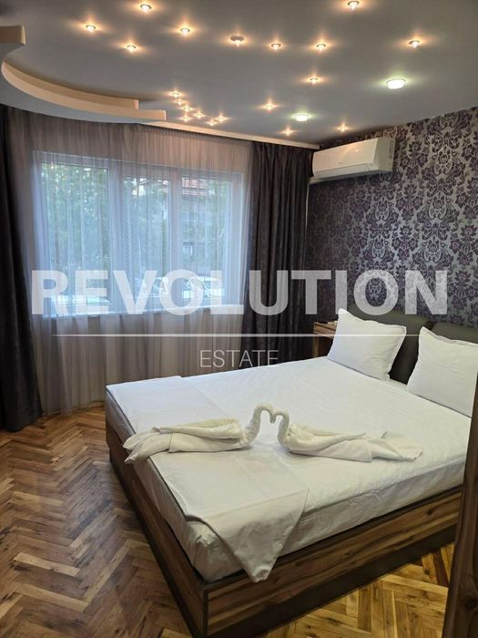 Тристаен апартамент в района на Цветен квартал!