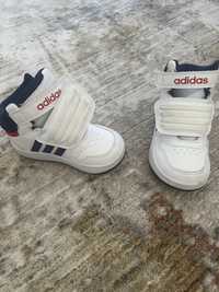 Vand adidasi ADIDAS