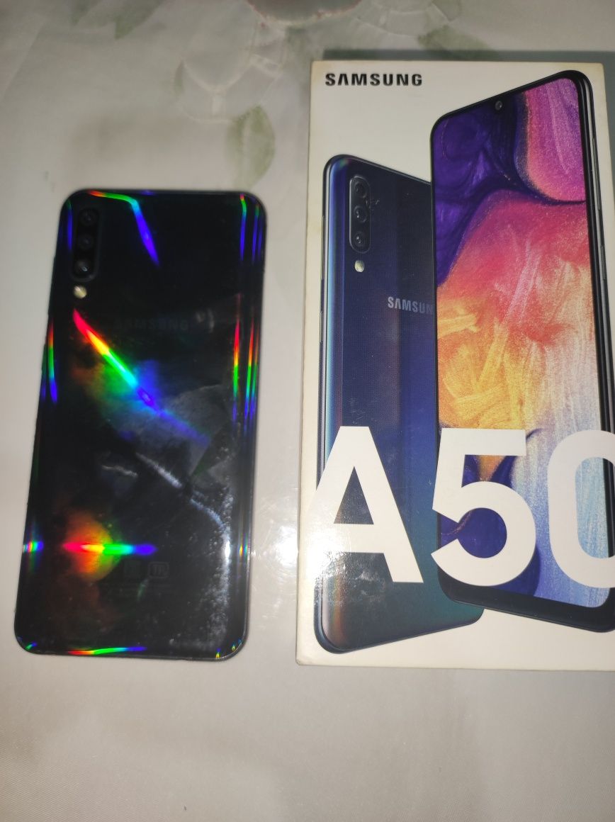 Срочно продам Самсунг а50