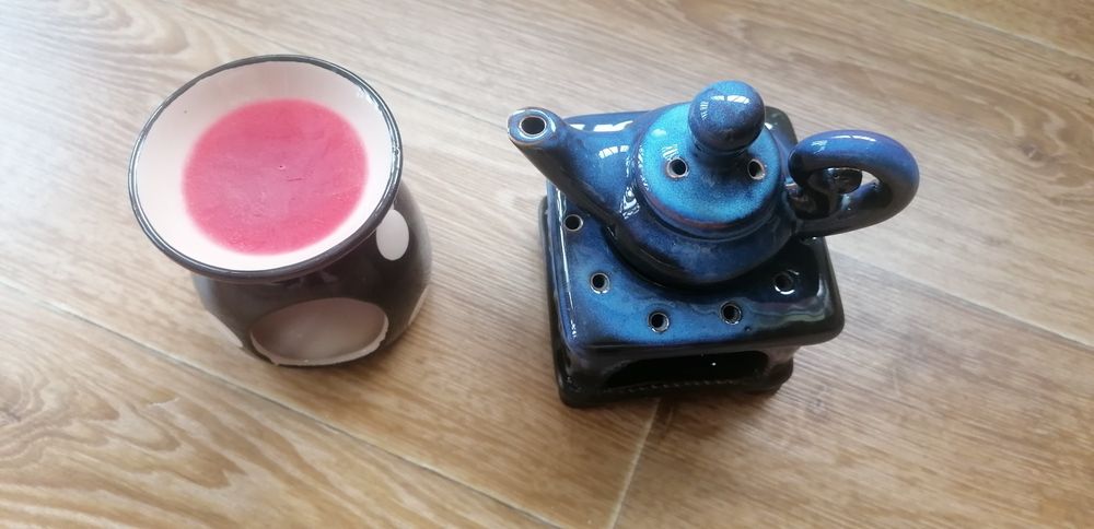 Două lămpi de aromaterapie