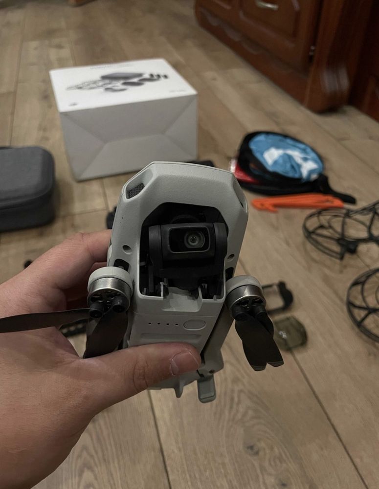 DJI Mavic Mini с много аксесоари