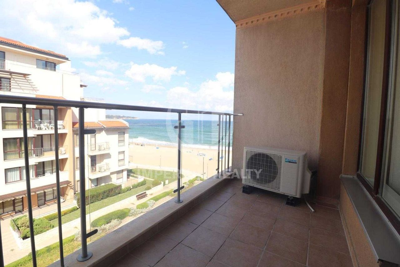 Продава се Двустаен апартамент в Обзор - 68 кв.м за 1088 €/кв.м - Снимка #1