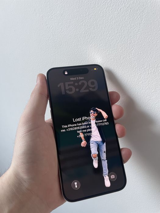Vând Iphone 16 pro max un tera