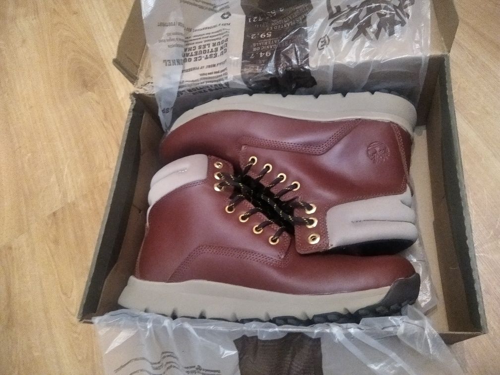 Продам мужские зимние кроссовки Timberland