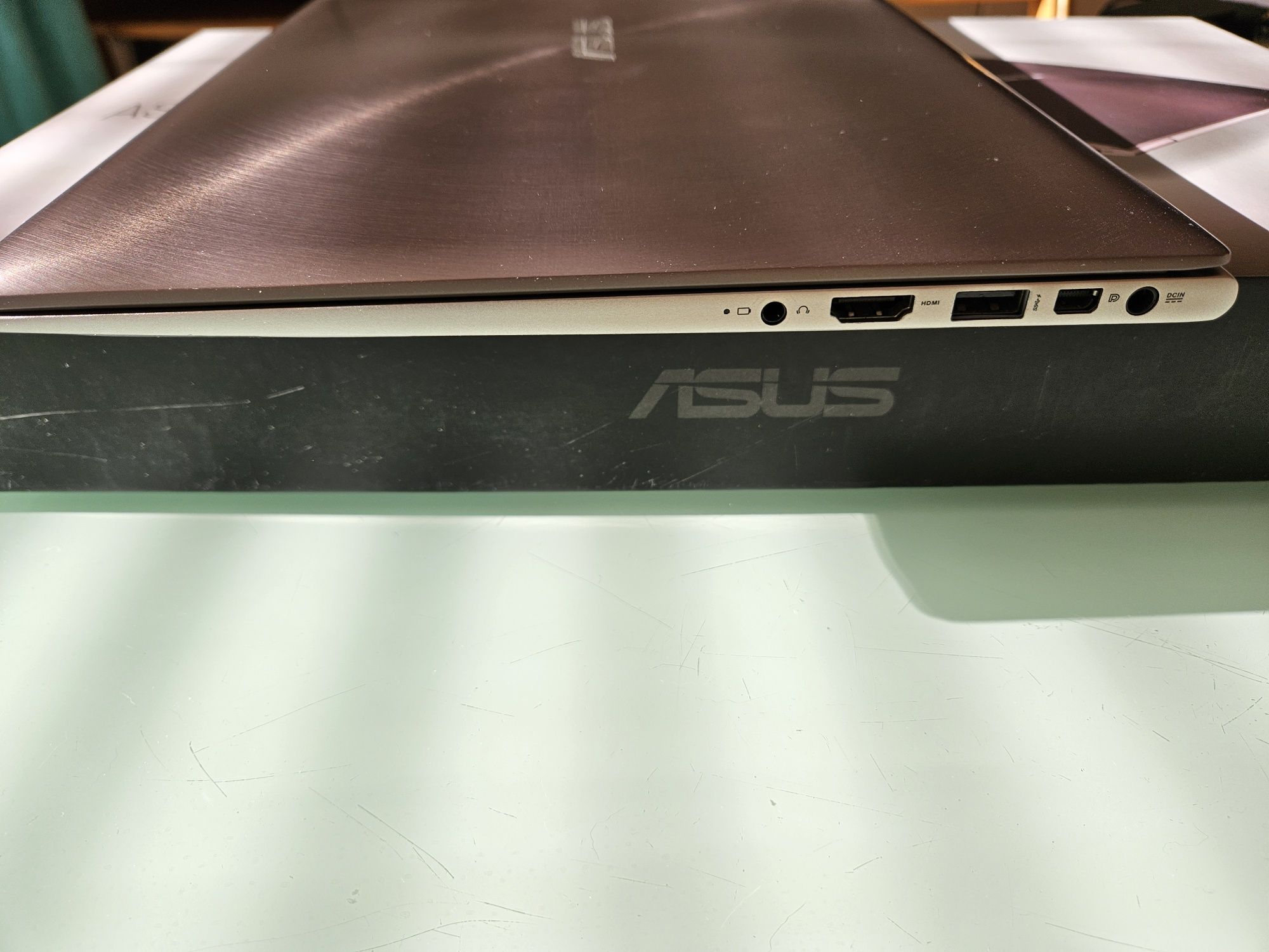 ASUS Zenbook UX303L