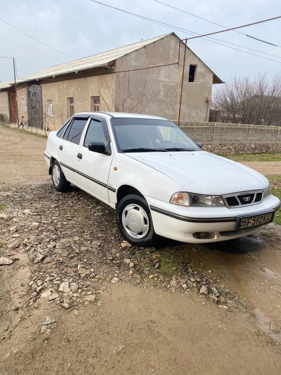 Nexia 1 sons sotiladi