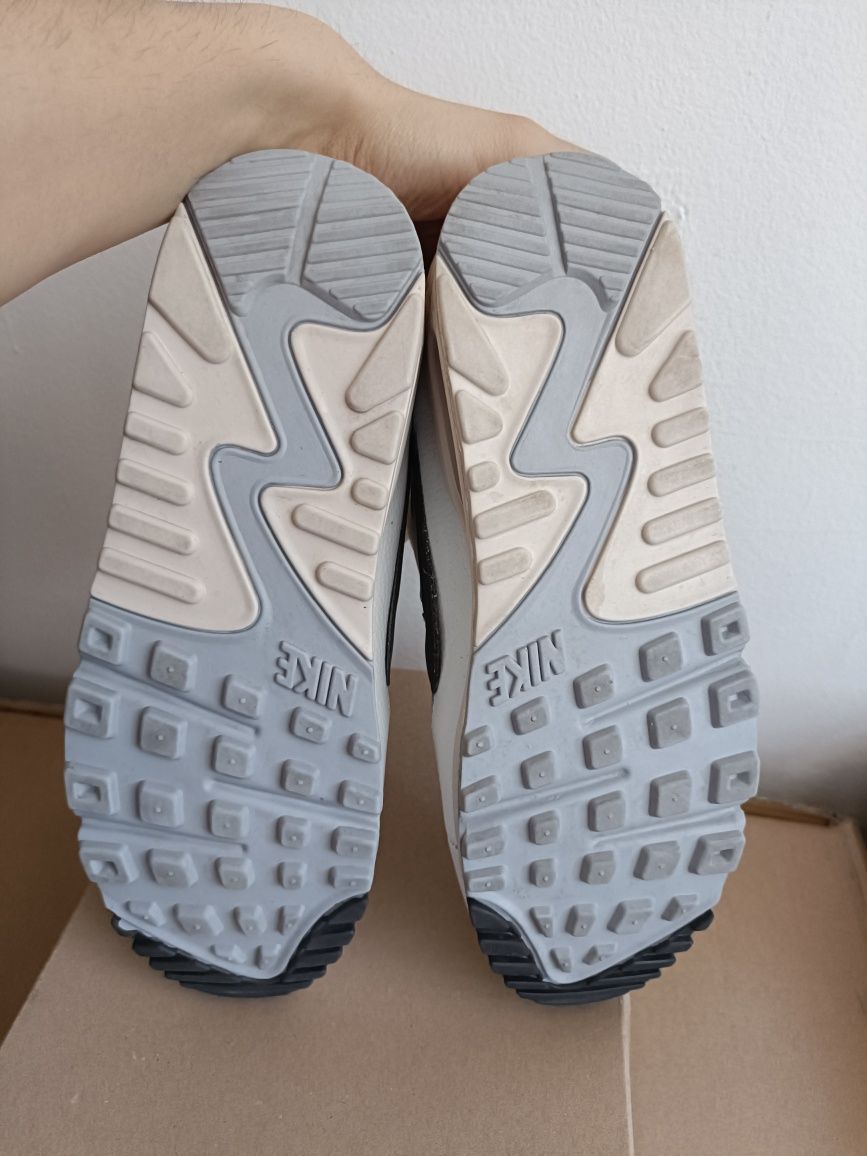 Nike Air Max 90 Futura номер 40 код 23A