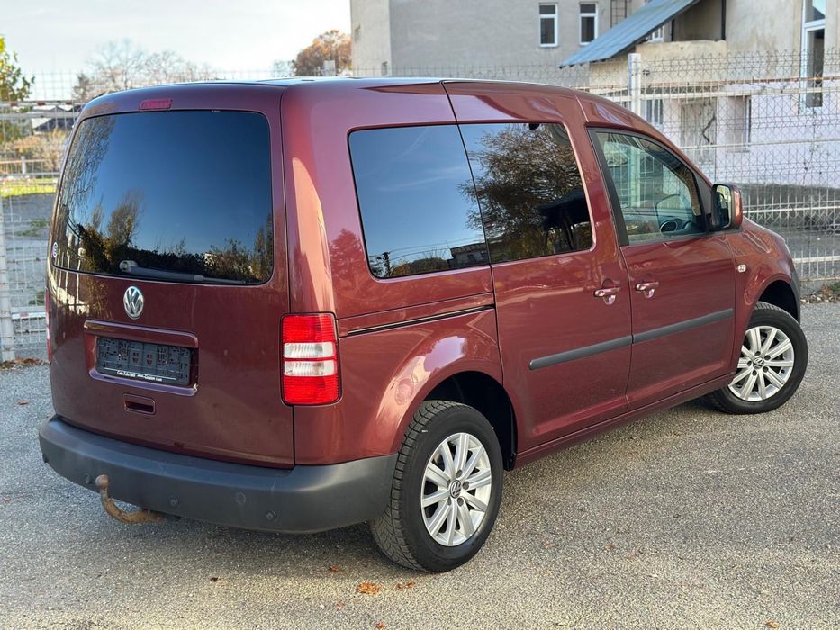 ### VW Caddy 7 locuri ###