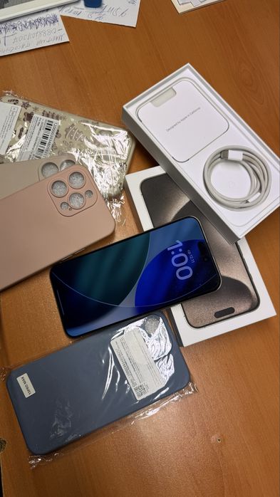 Продавам GSM Iphone 15 Pro Max 256GB