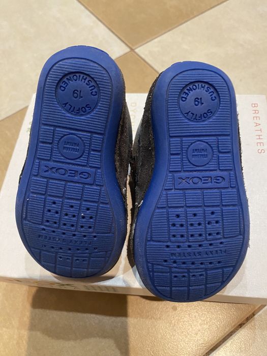 Бебешки обувки Geox  19 номер