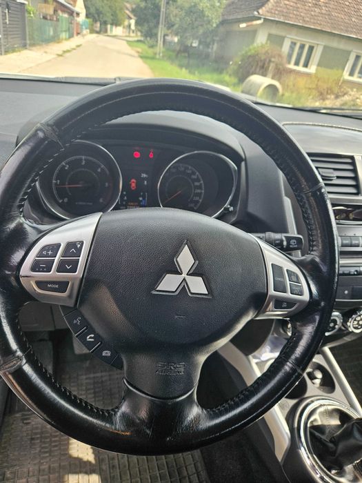 Masina Mitsubishi ASX an 2012
