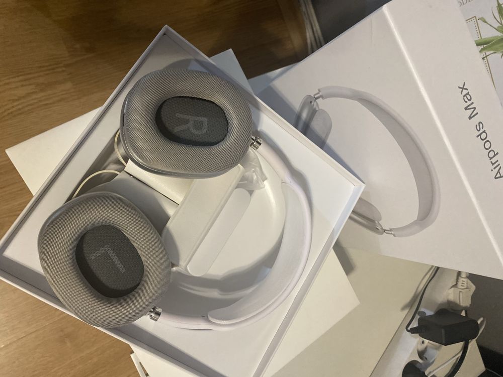 AirPods Max White