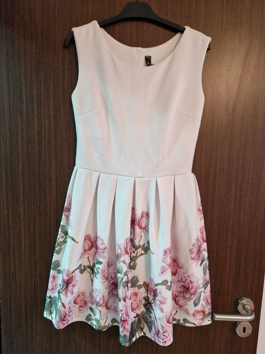Vand rochie de zi