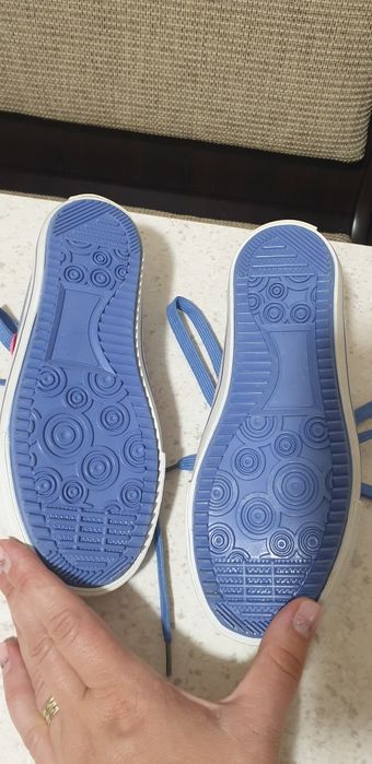 Tenisi noi albastri 32