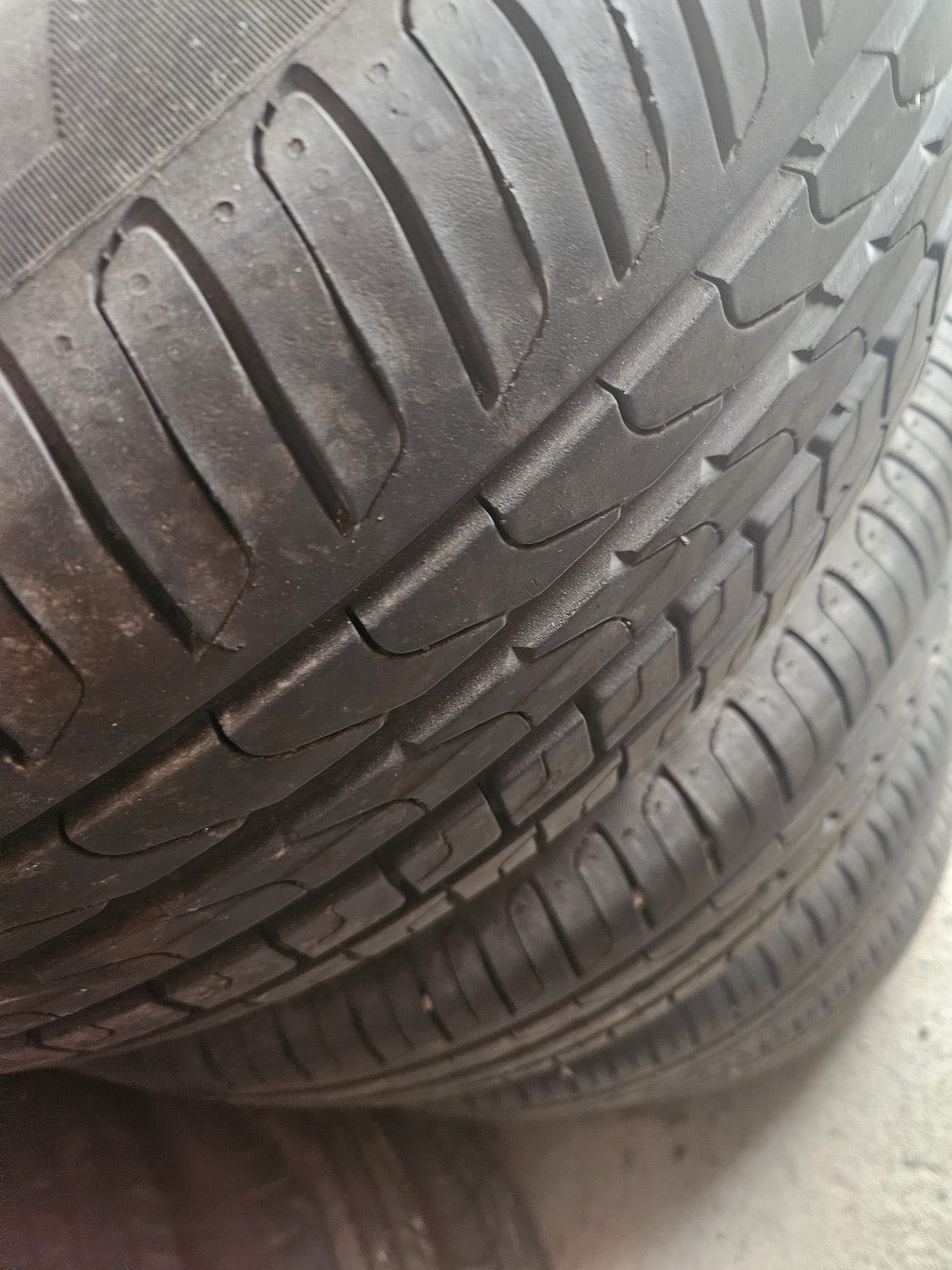 Vând  JANTE ALUMINIU + CAUCIUCURI runflat pirelli 225/60 R17