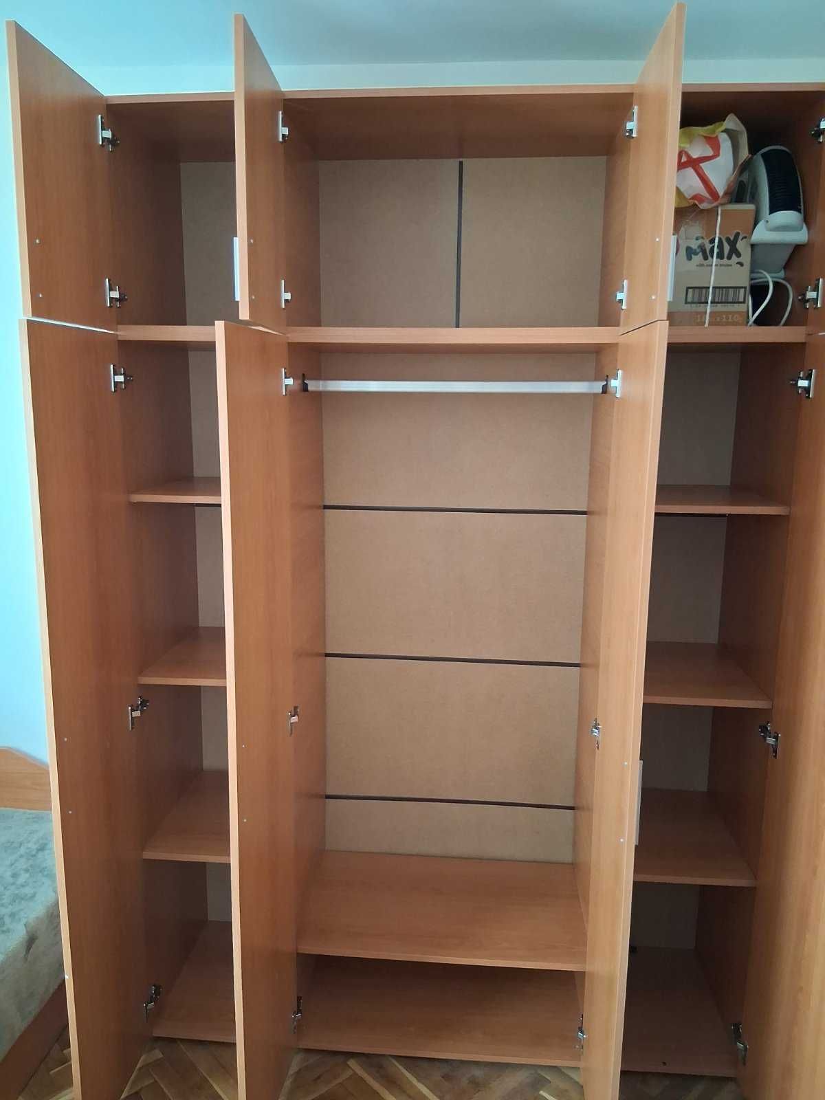 Продавам гардероб + легло с матрак