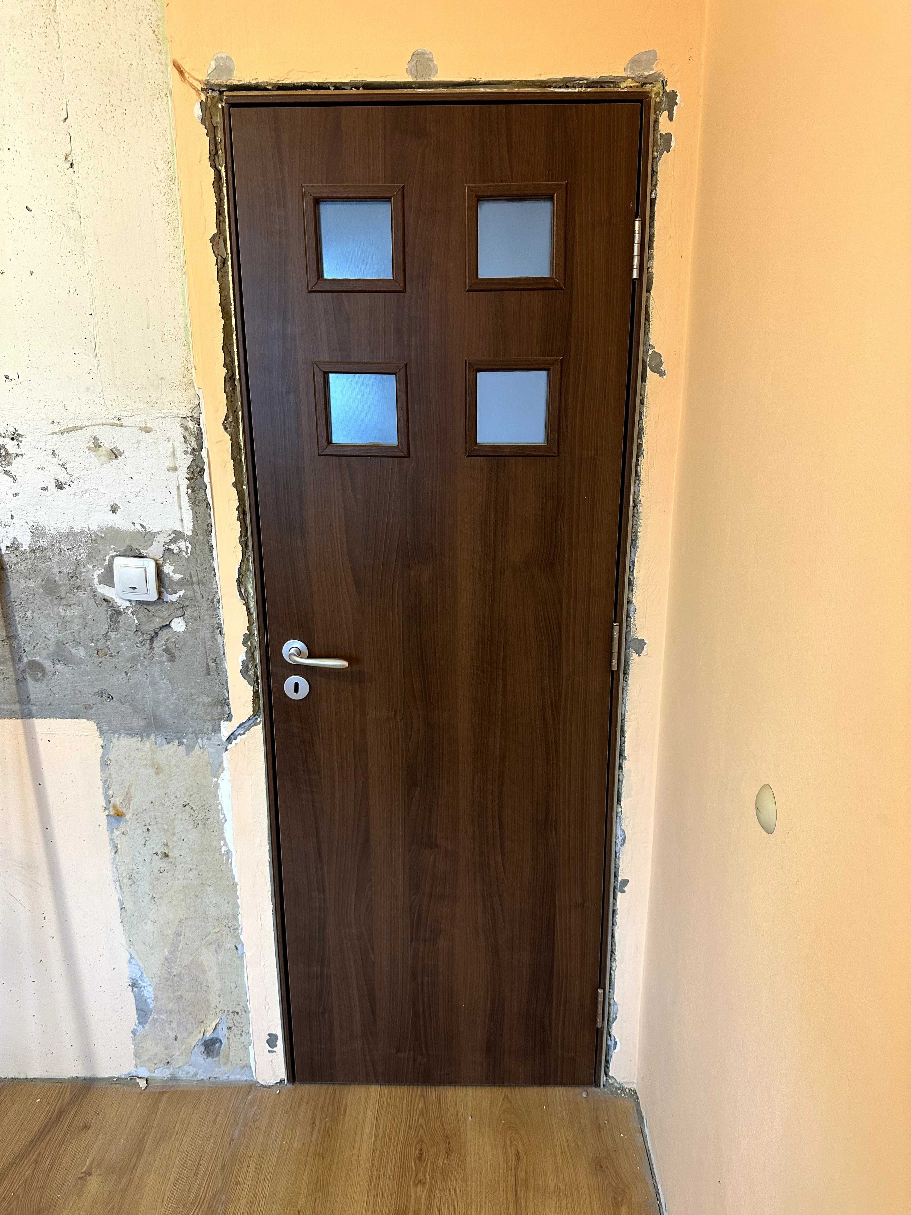 Интериорна ламинатна врата с каса